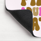 Koffie voor het eerst bijtend later roze bruine re muismat (Hoek)