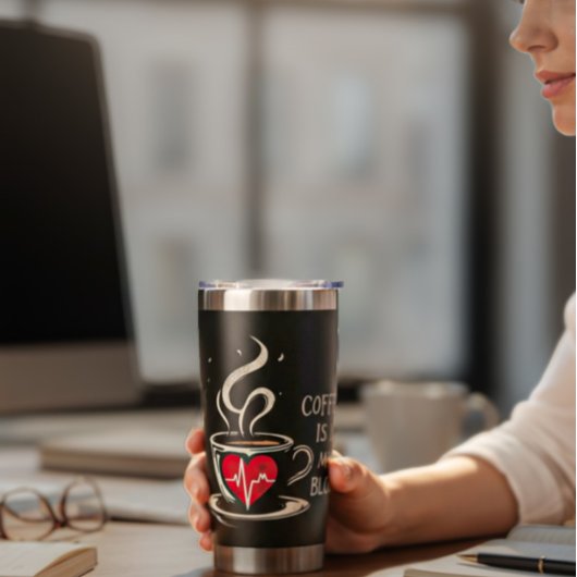 Koffie zit in mijn bloed geïsoleerde drinkbeker
