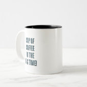 Koffiebeker in de Big Time Tweekleurige Koffiemok (Voorkant links)