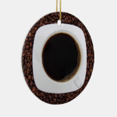 Koffiebeker op een bende van koffiebonen keramisch ornament (Rechts)