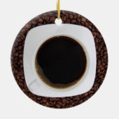 Koffiebeker op een bende van koffiebonen keramisch ornament (Achterkant)