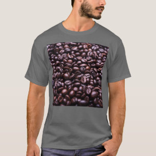 Koffiebonen in het gezichtsmaskercafé bistro moere t-shirt