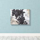 Koffiebonen op een oude kleur met houten krat, 8x1 canvas afdruk (Insitu (Houten vloer))