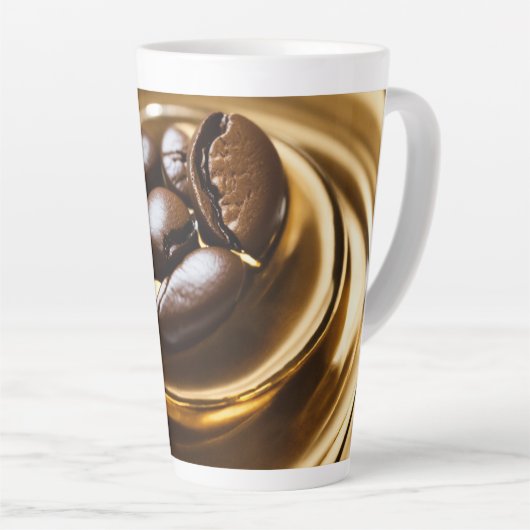Koffieboon met een gouden curve latte mok (Rechterhoek)