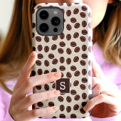 Koffieboon Wervelend Patroon Monogram iPhone 15 Case