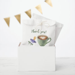 Koffiebrouwende fopspeen met groene strik baby sho bedankzakje