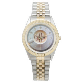 Koffiekopje en schotel latte koffie bruin wit horloge