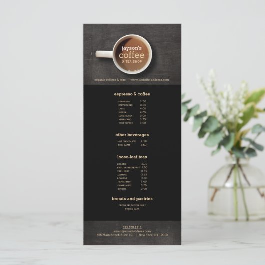 Koffiekopje op Zwart Hout Koffiewinkel Menu Flyer (Staand voorkant)