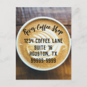 Koffielatte met bladschuim op hout briefkaart (Voorkant)