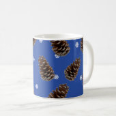 Koffiemok met dennenappels (Voorkant rechts)