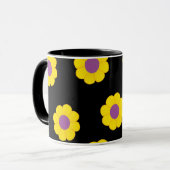 KoffieMok met gele bloemen op zwarte achtergrond Mok (Voorkant links)