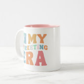 Koffietijd in het marketingtijdperk tweekleurige koffiemok (Voorkant links)