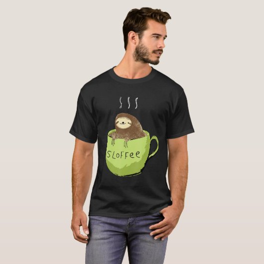 Koffievrije koffiesleuf in een Mok T-shirt (Voorkant volledig)