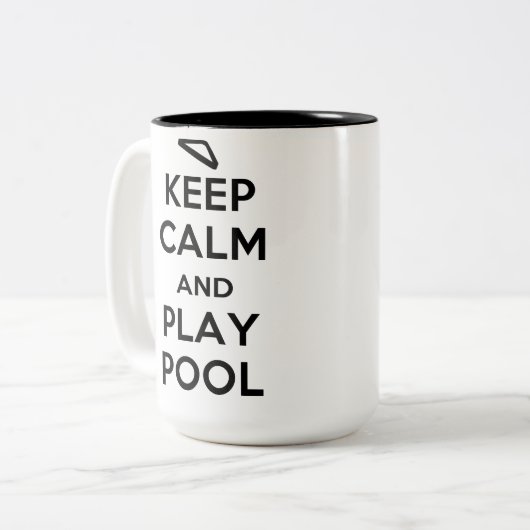 Koffievrije Mok in de pool houden (Voorkant links)