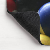 Kogels op een muismat met een billardtafel (Hoek)