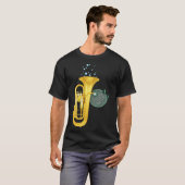 Kogelvis die Tuba Speelt T-shirt (Voorkant volledig)