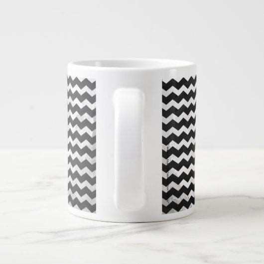 Kohl Black Chevron Pattern Grote Koffiekop (Achterkant)