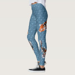 Koi Fish Illustrations on Blue Waves Patterned Leggings<br><div class="desc">Deze leggings zijn voorzien van grote en gedurfde illustraties van koivissen in een realistische stijl aan de zijkanten van de poot. De afbeeldingen zijn oranje,  wit en zwart en zijn ingesteld tegen een eenvoudige geometrische gepatterde achtergrond die de blik van de oceaangolven heeft.</div>