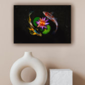 Koi Fish zwemt rond Lotus Flower in Zen Pond Canvas Afdruk