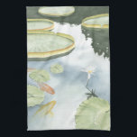 Koi Pond Reflection met vissen en geles Theedoek<br><div class="desc">Vang je reflectie in deze aantrekkelijke koivijver. Kijk hoe de vis lijkt te zwemmen en de leugens langs je bedankt naar de levensechte rendering van Chariklia Zarris. Dit zou een geweldig geschenk zijn voor een familielid of voor je andere belangrijke.</div>