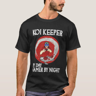 Koi-verzorger overdag, gamer 's nachts, grappige K T-shirt