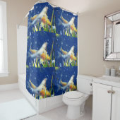 koi zwemmen op blauw douchegordijn (In situ)