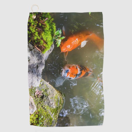 Koivis in een vijver golfhanddoek (Voorkant)