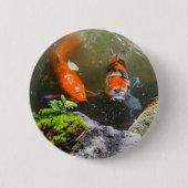 Koivis in een vijver ronde button 5,7 cm (Voorkant)
