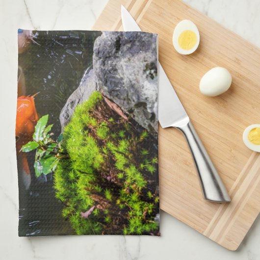 Koivis in een vijver theedoek (Quarter Fold)