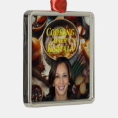 Koken met Kamala Metalen Ornament (Rechts)