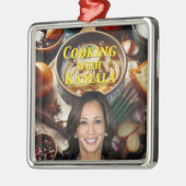 Koken met Kamala Metalen Ornament (Links)