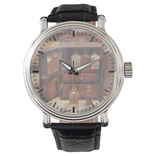 Koker met medicijnflesjes horloge (Voorkant)