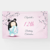 Kokeshi Doll Cherry Blossom | Geestdag meisje Spandoek (Horizontaal)