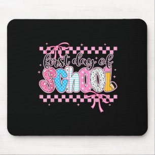 Kokette eerste schooldag terug naar school leraar muismat