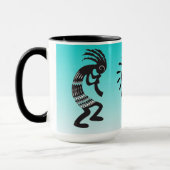 Kokopelli met het inheemse Amerikaanse zonnesymboo Mok (Links)
