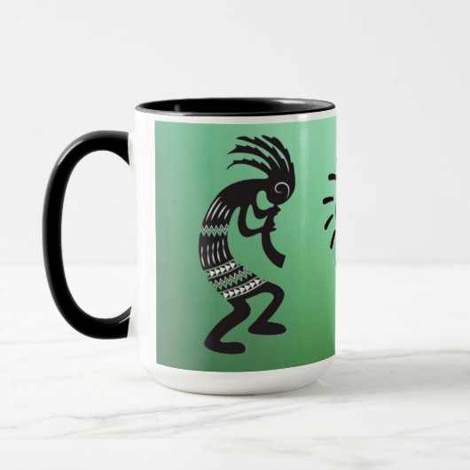 Kokopelli met het inheemse Amerikaanse zonnesymboo Mok (Links)