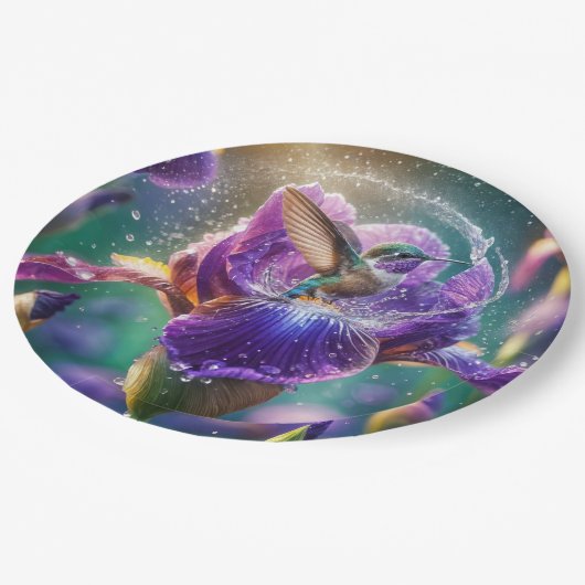 Kolibrie Baden In Een Iris Papieren Bordje (Gekanteld)
