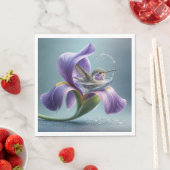 Kolibrie baden in een irisbloesem servet (Insitu)