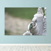 Kolibrie in de fontein canvas afdruk (Insitu (Houten vloer))
