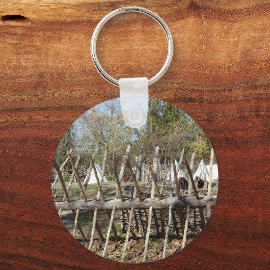 Kolonial Williamsburg Campsite Sleutelhanger (Voorkant)