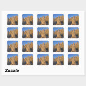 Kolossale kopbeelden van goden die de vierkante sticker (Vel)