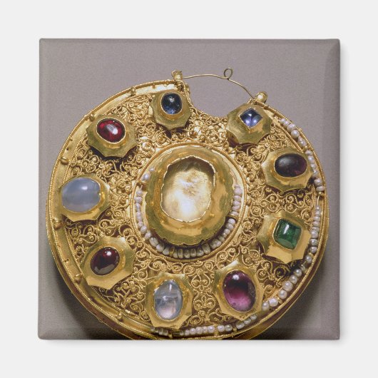 Kolt medallion, goudset met parels en magneet (Voorkant)