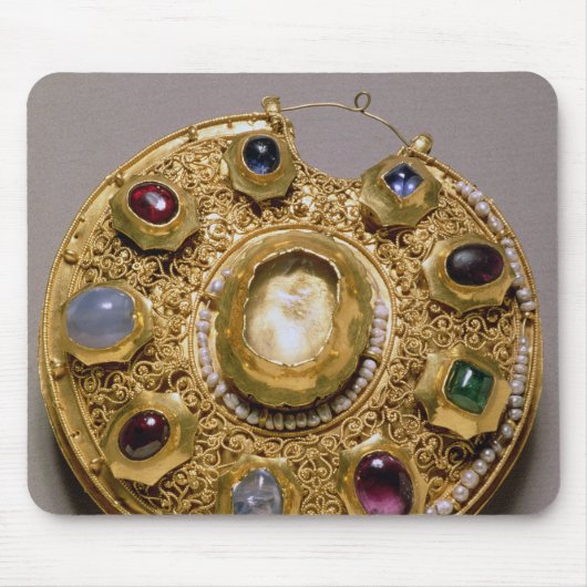 Kolt medallion, goudset met parels en muismat (Voorkant)