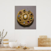 Kolt medallion, goudset met parels en poster (Keuken)