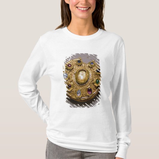 Kolt medallion, goudset met parels en t-shirt (Voorkant)