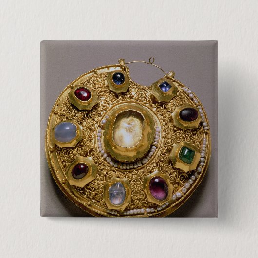 Kolt medallion, goudset met parels en vierkante button 5,1 cm (Voorkant)