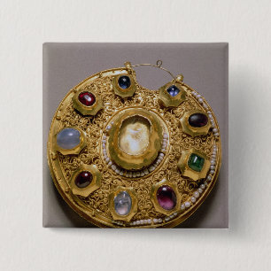 Kolt medallion, goudset met parels en vierkante button 5,1 cm