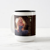 Kom bij me zitten tweekleurige koffiemok (Voorkant links)