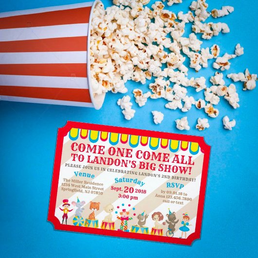 Kom er één die alle Circus Ticket Birthday komt Kaart