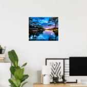 Kom weg met Serene Lake Poster  (Thuiskantoor)